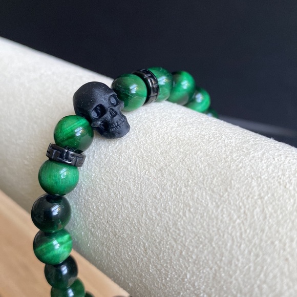 Green Tigers Eye Skull Bracelet - Picture 5 of 5